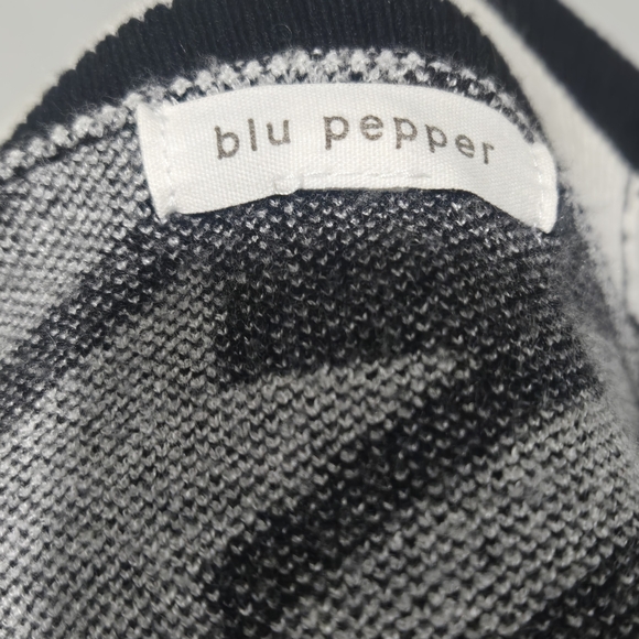 Houndstooth Cardigan - Picture 4 of 5